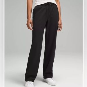 LuLulemon straight leg mid rise pant full length Luxtreme